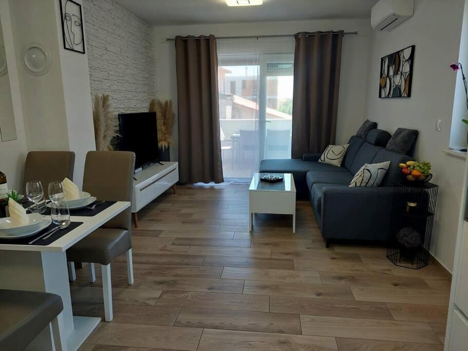 Valux Apartman Πούλα Εξωτερικό φωτογραφία