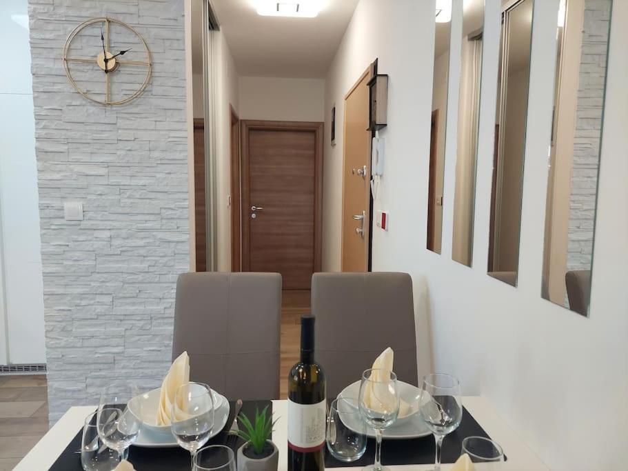 Valux Apartman Πούλα Εξωτερικό φωτογραφία
