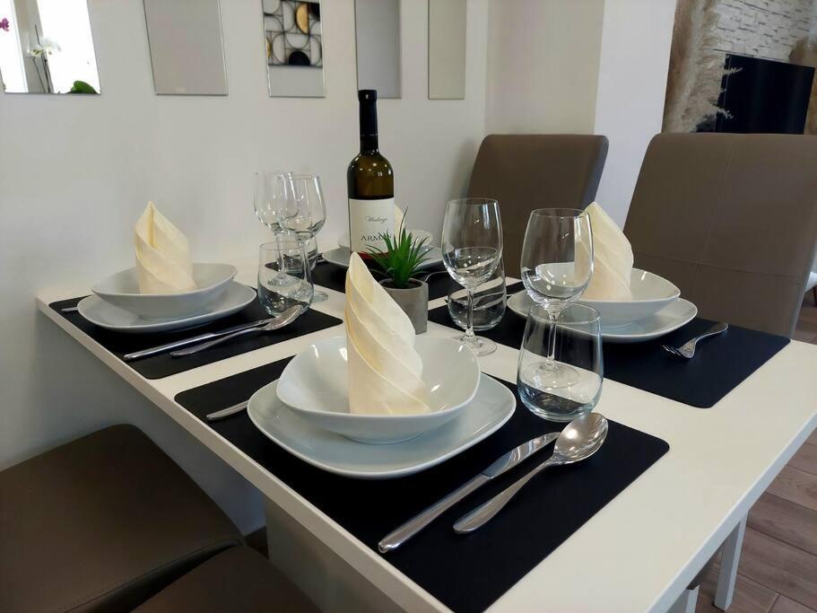 Valux Apartman Πούλα Εξωτερικό φωτογραφία