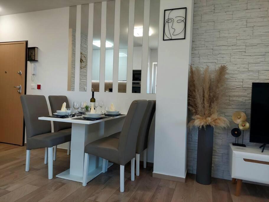 Valux Apartman Πούλα Εξωτερικό φωτογραφία