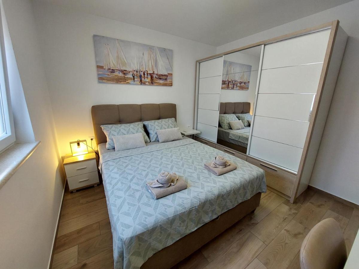 Valux Apartman Πούλα Εξωτερικό φωτογραφία